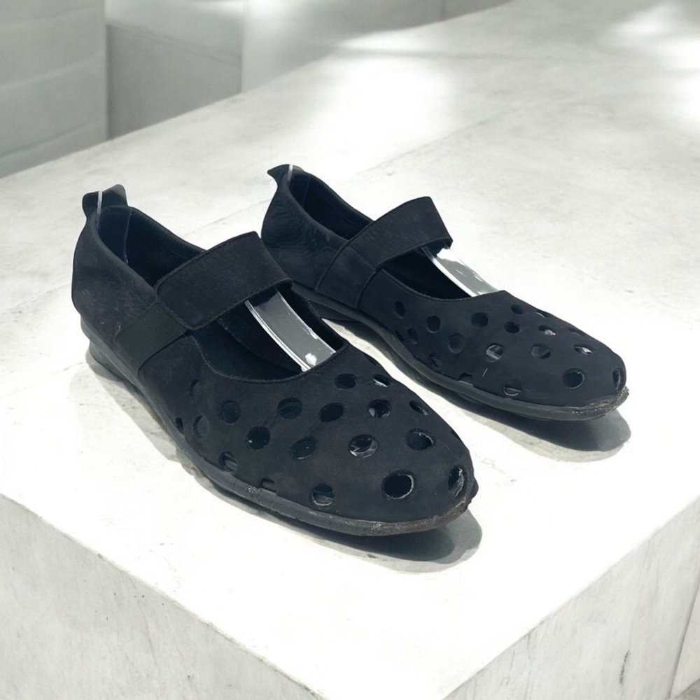 * Arche LN Black Perforated Leather Mary Jane Flats Size 39 (Made in France)